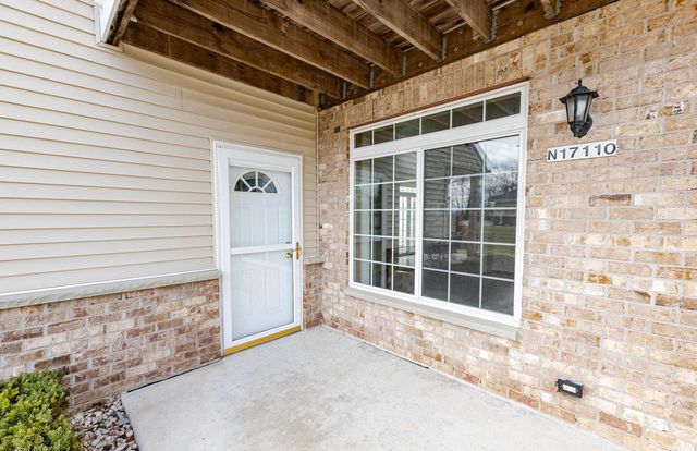 W197N17110 Stonewall DRIVE, Jackson, WI 53037