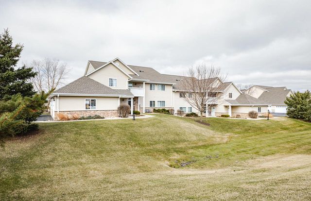 W197N17110 Stonewall DRIVE, Jackson, WI 53037