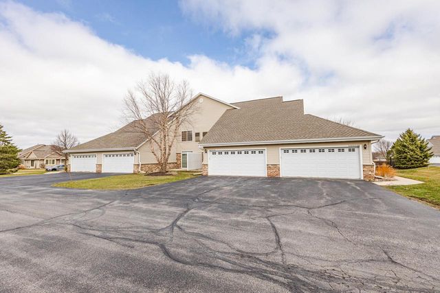 W197N17110 Stonewall DRIVE, Jackson, WI 53037