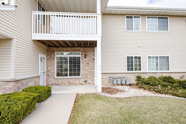 W197N17110 Stonewall DRIVE, Jackson, WI 53037