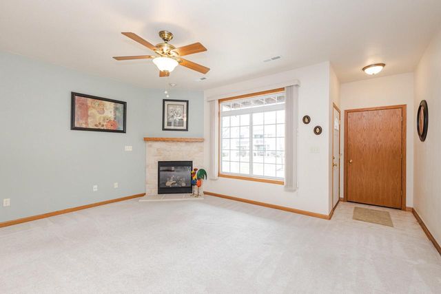 W197N17110 Stonewall DRIVE, Jackson, WI 53037