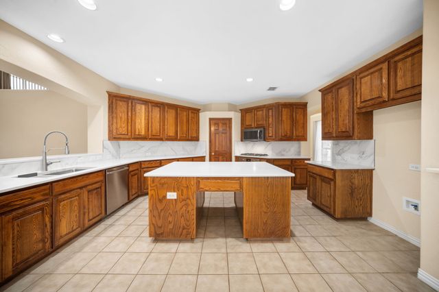 7215 Herboso, Grand Prairie, TX 75054