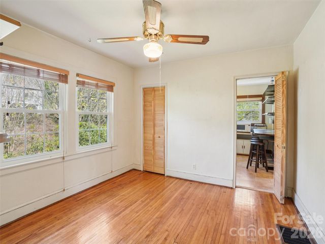 28 Kensington Drive, Asheville, NC 28805