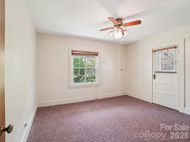 28 Kensington Drive, Asheville, NC 28805