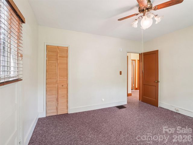 28 Kensington Drive, Asheville, NC 28805