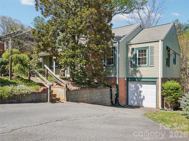 28 Kensington Drive, Asheville, NC 28805