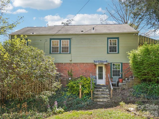 28 Kensington Drive, Asheville, NC 28805