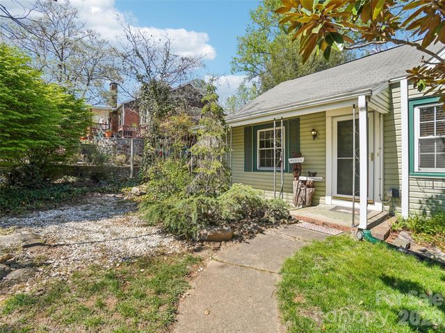 28 Kensington Drive, Asheville, NC 28805