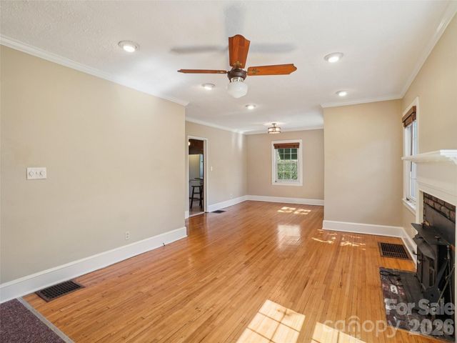 28 Kensington Drive, Asheville, NC 28805