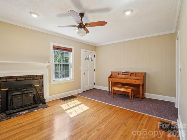 28 Kensington Drive, Asheville, NC 28805