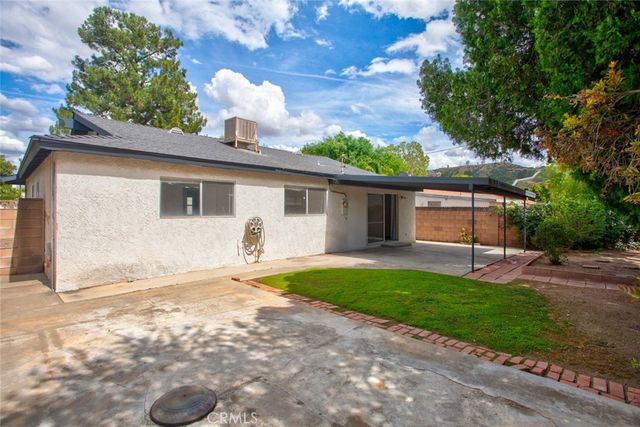 27431 Arriola Avenue, Saugus, CA 91350