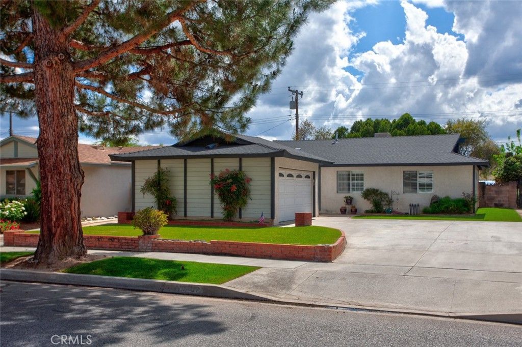 27431 Arriola Avenue, Saugus, CA 91350