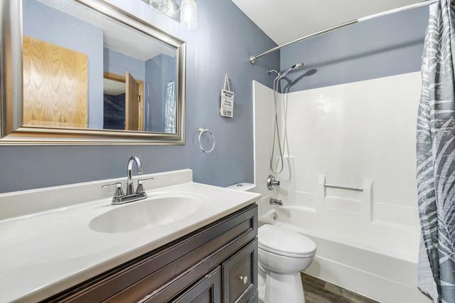 23030 Henna Avenue N, Forest Lake, MN 55025