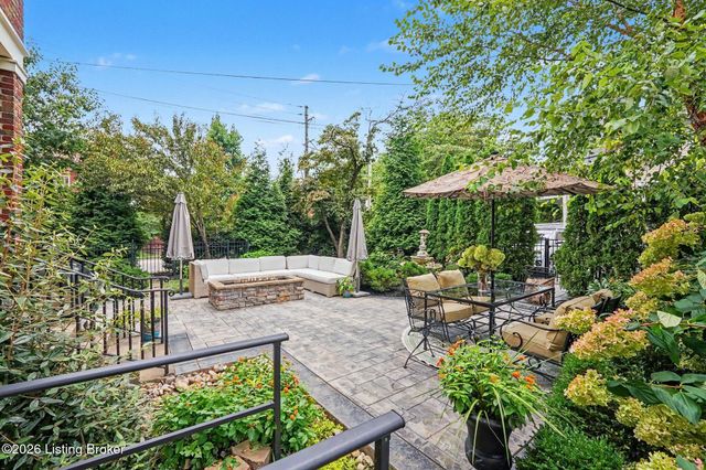 2122 Boulevard Napoleon, Louisville, KY 40205