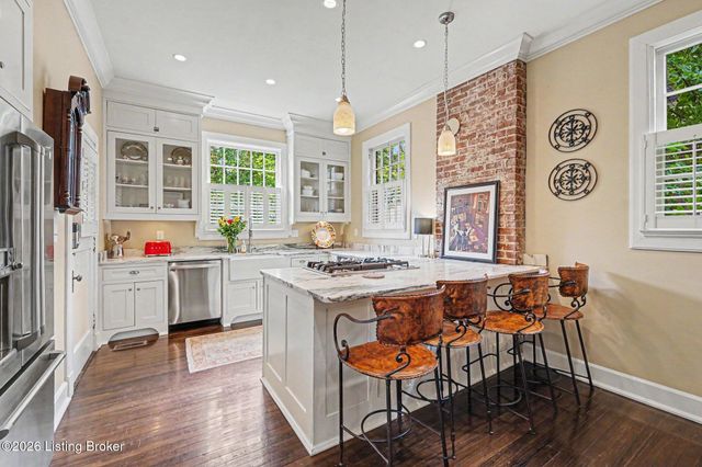 2122 Boulevard Napoleon, Louisville, KY 40205
