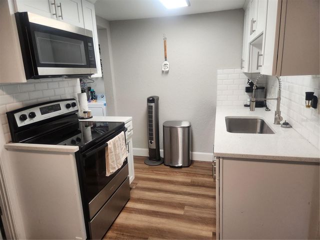 2429 LAKEVIEW STREET, Lakeland, FL 33801