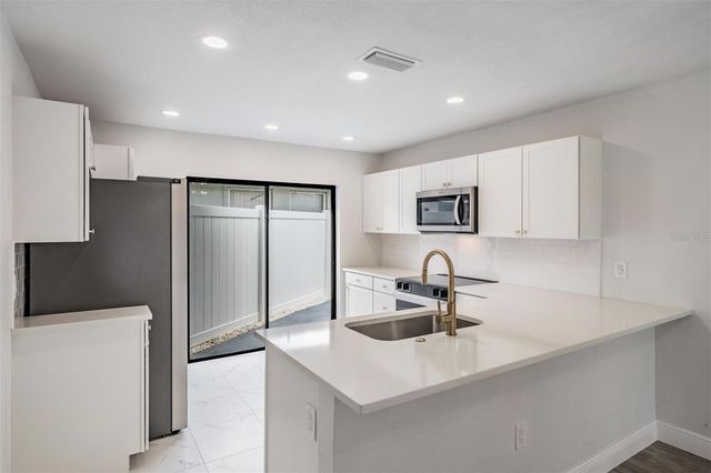 11005 UNDERWOOD PLACE, Tampa, FL 33624