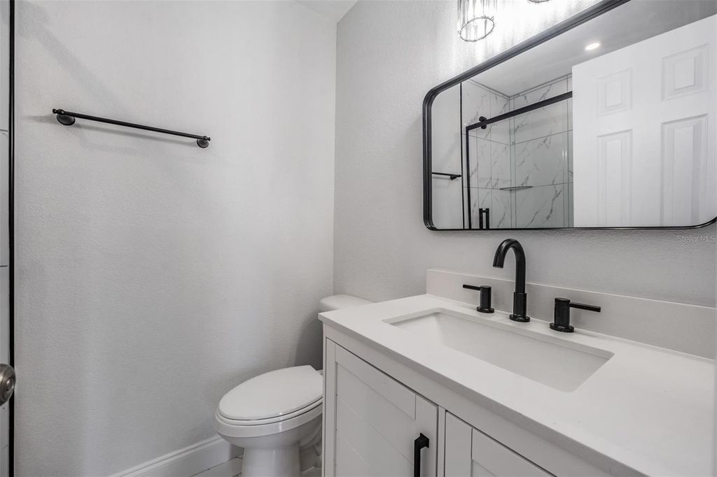 Image 9 of property listing at 11005 UNDERWOOD PLACE, Tampa, FL 33624
