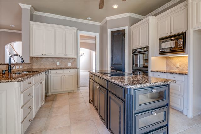 801 Camelot Court, Highland Village, TX 75077