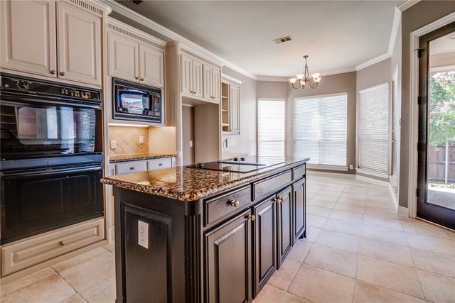 801 Camelot Court, Highland Village, TX 75077