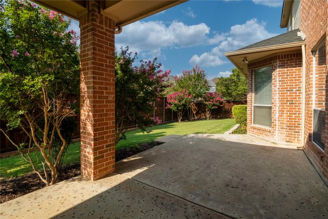 801 Camelot Court, Highland Village, TX 75077