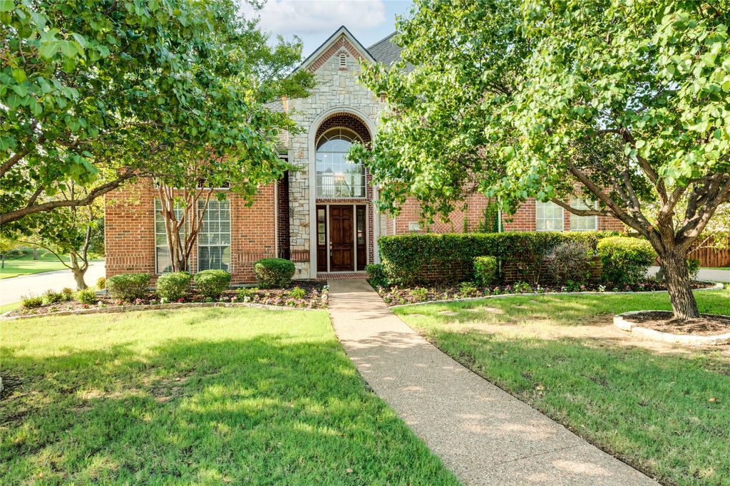 801 Camelot Court, Highland Village, TX 75077