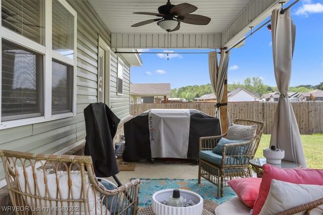 32831 S Webb Lane, Poteau, OK 74953