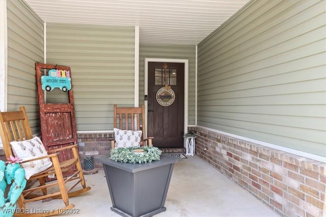 32831 S Webb Lane, Poteau, OK 74953