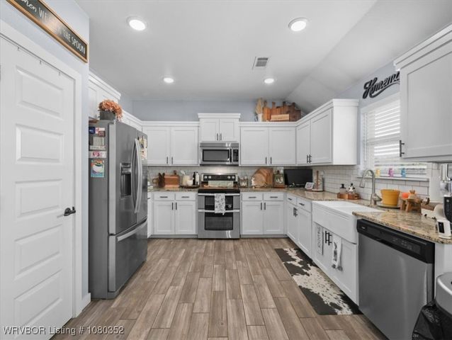 32831 S Webb Lane, Poteau, OK 74953