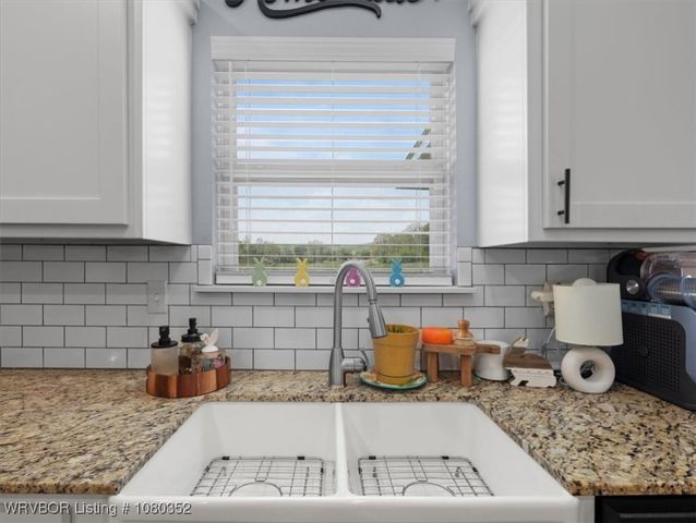 32831 S Webb Lane, Poteau, OK 74953
