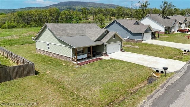 32831 S Webb Lane, Poteau, OK 74953
