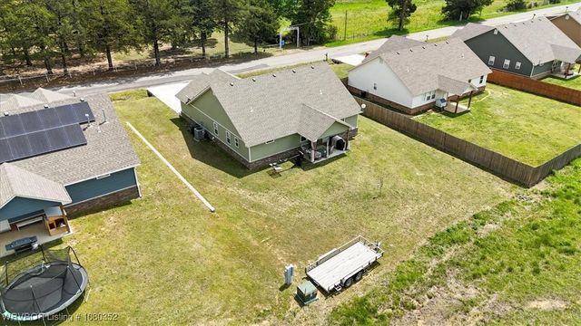 32831 S Webb Lane, Poteau, OK 74953
