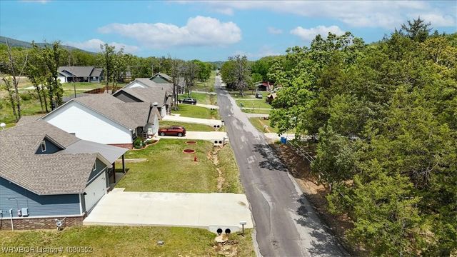 32831 S Webb Lane, Poteau, OK 74953