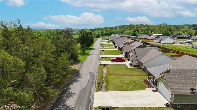 32831 S Webb Lane, Poteau, OK 74953