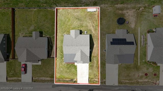 32831 S Webb Lane, Poteau, OK 74953