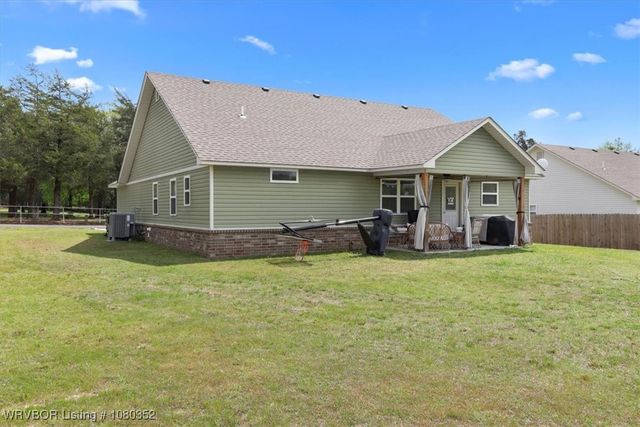 32831 S Webb Lane, Poteau, OK 74953