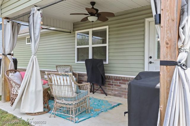 32831 S Webb Lane, Poteau, OK 74953
