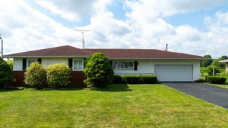 2052 Lorimer Drive NE, Newark, OH 43055