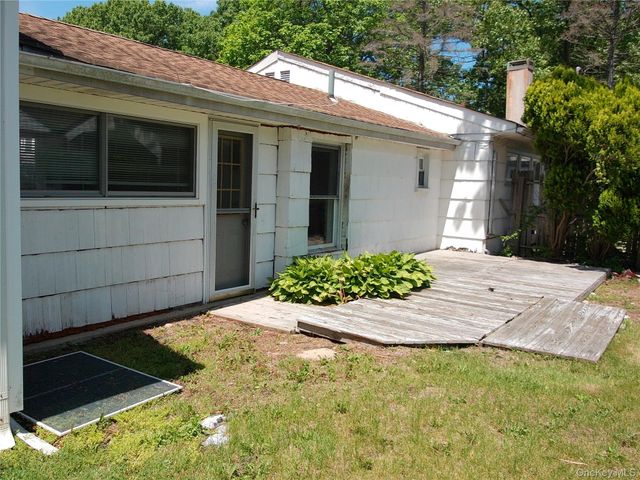 36 Burr Road, East Northport, NY 11731