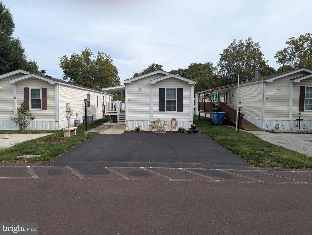 38 ROSEWOOD LN, Phoenixville, PA 19460