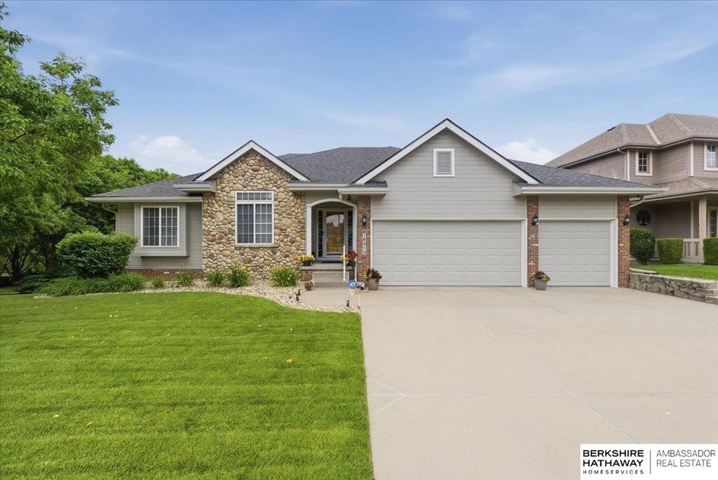 16313 Josephine Street, Omaha, NE 68136