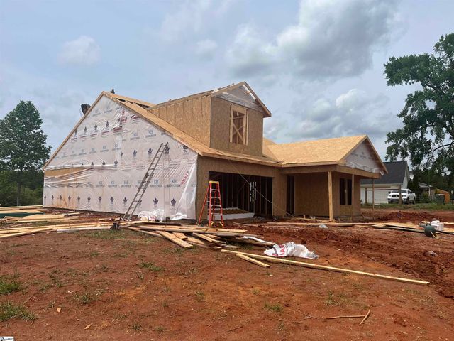 17952 Hwy 101 S, Gray Court, SC 29645