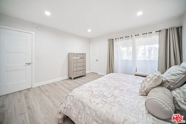 7714 Via Sorrento 22, Burbank, CA 91504