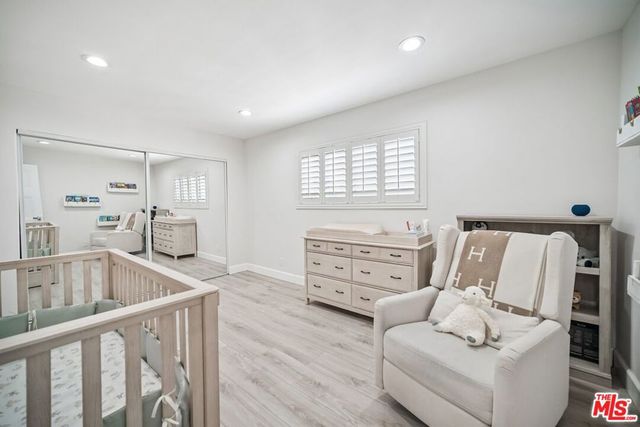 7714 Via Sorrento 22, Burbank, CA 91504