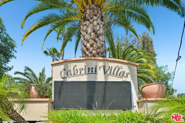 7714 Via Sorrento 22, Burbank, CA 91504