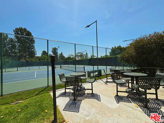 7714 Via Sorrento 22, Burbank, CA 91504