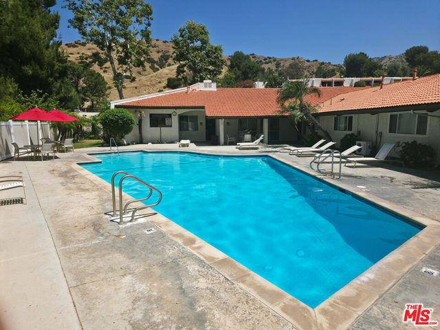 7714 Via Sorrento 22, Burbank, CA 91504
