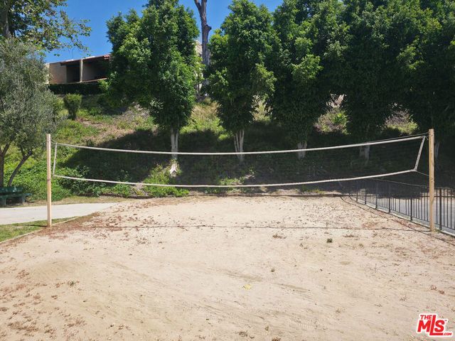 7714 Via Sorrento 22, Burbank, CA 91504