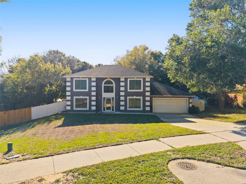 Image 2 of property listing at 1018 JAYHIL DRIVE, Minneola, FL 34715