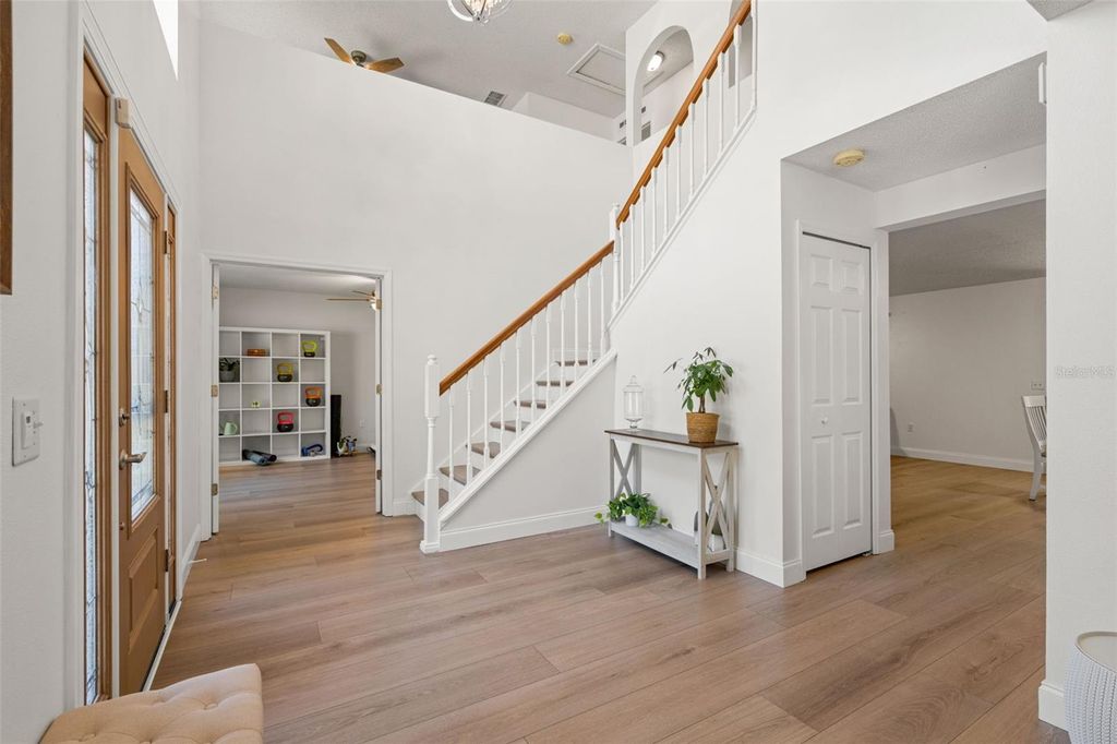 Image 3 of property listing at 1018 JAYHIL DRIVE, Minneola, FL 34715